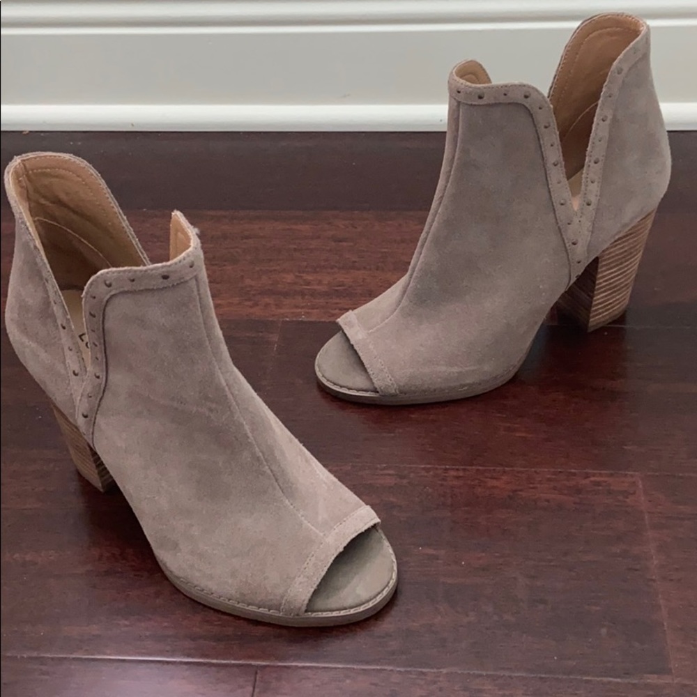 Heels - Picture 2 of 4